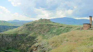Ava Reş’in öteki tarafı: Hamayak ve Hamazaz