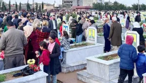 Şehitlikler ziyaret edildi