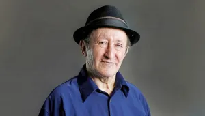 Cezayir bir efsanesini kaybetti