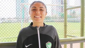 Gücümü beyaz tülbentli annelerden alıyorum