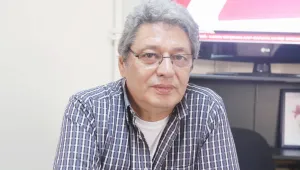 Gazeteci Başlangıç sürgünde veda etti