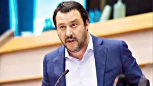 Göçmen düşmanı Salvini hakim karşısında