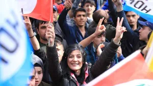 Umut dimdik ayakta