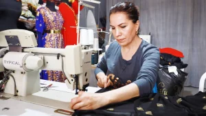 Rengarenk fistanlı kadınları hayal ettim