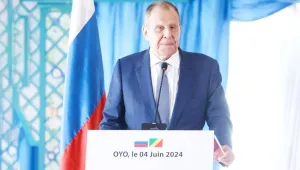 Lavrov: Ukrayna’da bulunan Fransa askerleri meşru hedeftir!