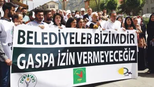 Miting öncesi demokrasi yürüyüşü