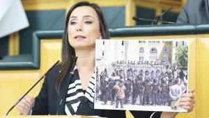 Darbecilerin paltosundan çıktınız