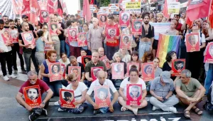 O kadınların yanında olmalıyım
