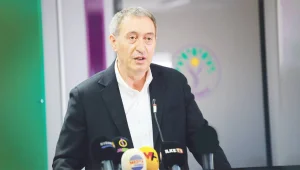 Silahı Kürtlere dönük, eli yoksulun cebinde