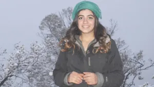 Bir sabah vakti gitti Emel…