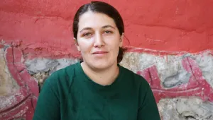 Doğduğu eve gidemiyor