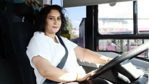 9 yıl sonra mor otobüsüyle