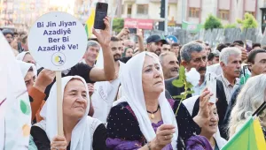 Tecrit ve savaş protesto edildi