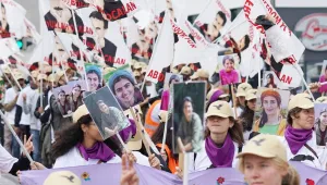 Gençler Öcalan için yürüyor