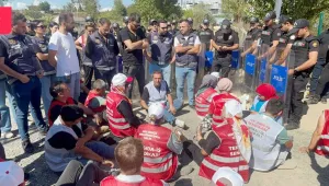 Hakkını isteyen işçiye ters kelepçe