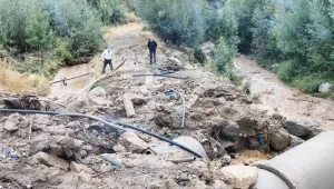 Dere taştı, evleri su bastı