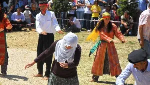 Alevileri geleceğe demokratikleşme taşır