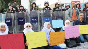 Seçmenler kayyuma karşı