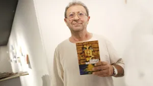 Uzaklara bakamayanların hikayesi