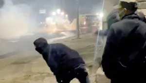 Gençler sokakları terk etmiyor