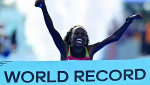 Yarı maratonda dünya rekoru kırdı