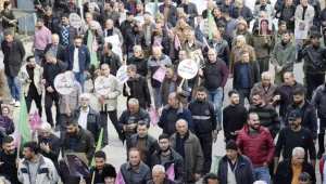 Qamişlo’da erkekler şiddete karşı yürüdü