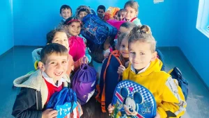 Çocuklara 'Bir gülücük hediye et'