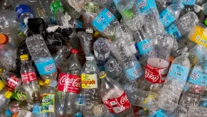 Dünya şirketlerin plastik çöplüğü oldu