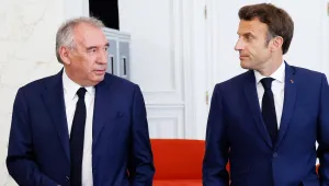 Macron tekrardan sağ dedi