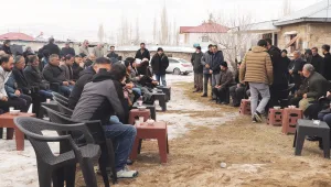 Polis ablukasında taziye
