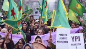 Kadınlar YPJ için yürüdü