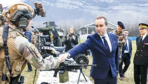 Fransa DAİŞ’i vurdu