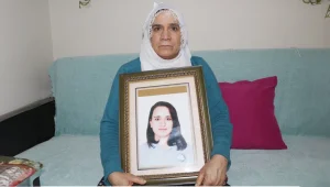 Rozerin’in kaşığı hala sofrada