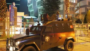 Kayyum rejiminden vazgeçmiyor