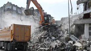 Defne’de 240 bin insan evsiz