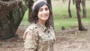 Halayla direnişe katıldı