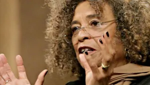 ‘Angela Davis’e 1 milyon gül’e bugünden bakmak