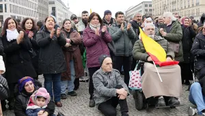 Berlin'de çağrı yankılanırken