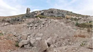 Nebî Hûrî Höyüğü yağmalandı