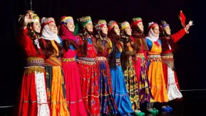 Sandıktan ve bellekten halaya