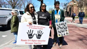 Harvard’a öğrenci de yasak