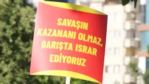 Devrim namludaki karanfilin ucunda