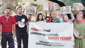 Öğretmenler bakanlık önünde
