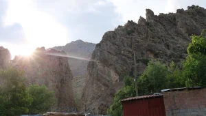 Sakê: Taşların arasında bir krallık