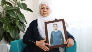 Kitaplarından dolayı tutsağa hücre cezası