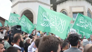 DAİŞ bayraklarıyla saldırdılar