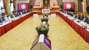 11 parti, iktidara seslendi