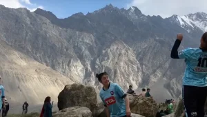 Kadın futbolcular dağları yerinden oynatıyor
