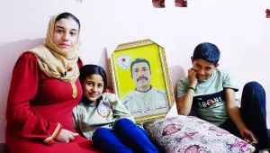 Özgürlük hayalini çantasında taşıyor