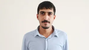Gözaltına alınan gazeteciye şiddet